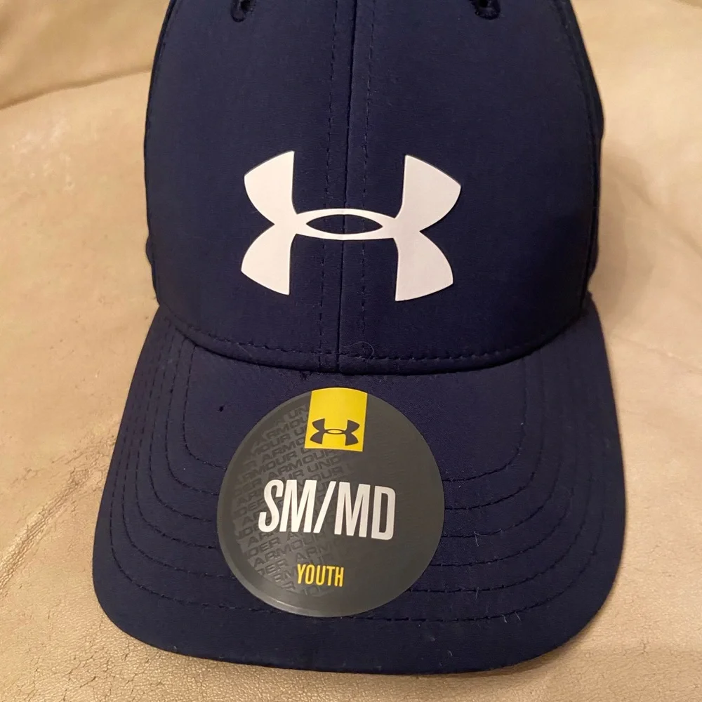 Youth S/M Under Armour baseball cap - Picture 2 of 7